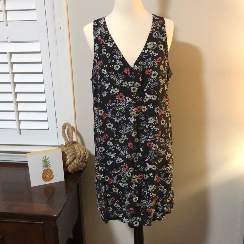*5/25 Floral dress, size Large. Old Navy dress